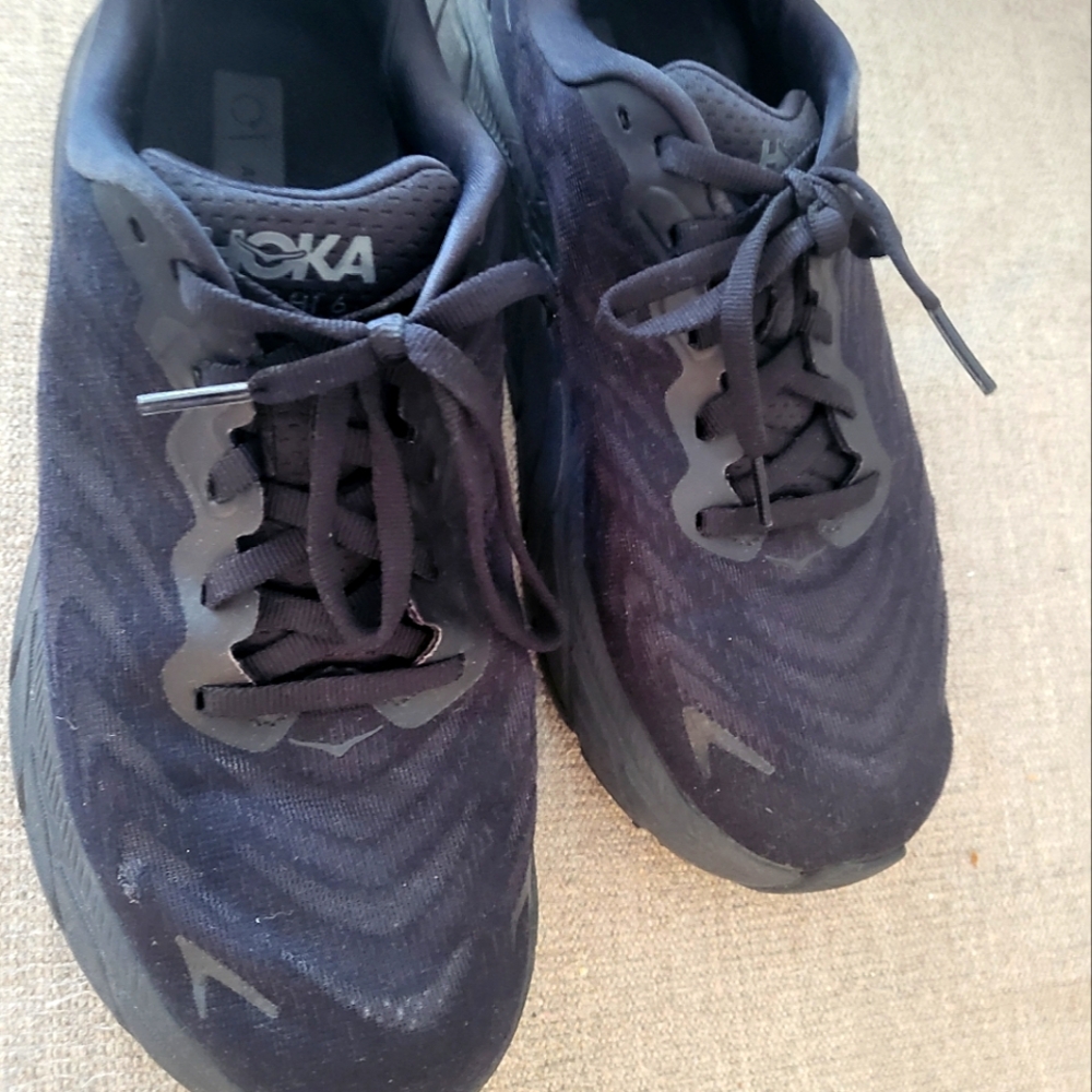 Hoka Arahi 6 (womens size 8)
